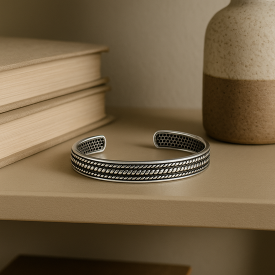 The Torque Band – Twisted Chain-Style Bangle