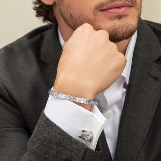 Modern Crest – Thin Wave Cuff in Polished Steel